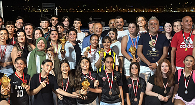 ÜNYE’DE BASKETBOL VE VOLEYBOL HEYECANI NEFES KESTİ