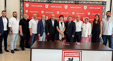 Samsunspor Kadın Voleybol Takımı veMedical Park arasında sağlık sponsorluğu protokolü imzalandı.