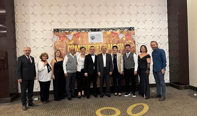 Tekin, ATATÜRK’çü Düşünce Derneği’nin Cumhuriyet Balosu’na Katıldı