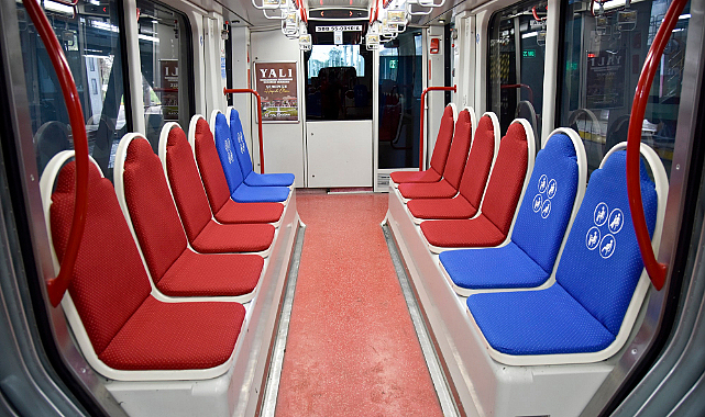 TRAMVAYLARDA KOLTUKLAR YENİLENDİ