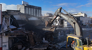 GÜLSAN’DA TARİHİ GÜN: İLK YIKIM GERÇEKLEŞTİ