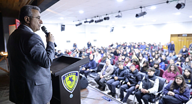 'Karagöz' Üniversiteli ve Liseli Gençlerle Buluştu