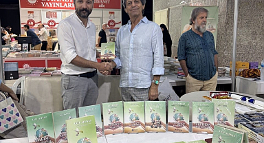 Nobel Barış Ödülü Adayı Dünyaca Ünlü Yazardan Kürtçe Barış Psikolojisi