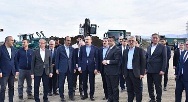 Her birlikte çalışıyor ve üretiyoruz 