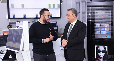  Kurnaz İstiklal Caddesi'nde Esnaflarla Buluştu