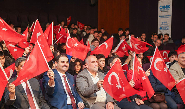 Canik’te Gençler Ödüllerine Kavuştu