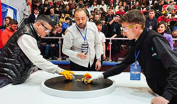 Canik'te Genç Mucitler Robotlarıyla Sahneye Çıkıyor
