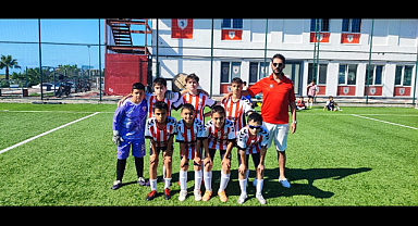 DEREBAHÇE U 12 DE FIRTINA GİBİ ESİYOR