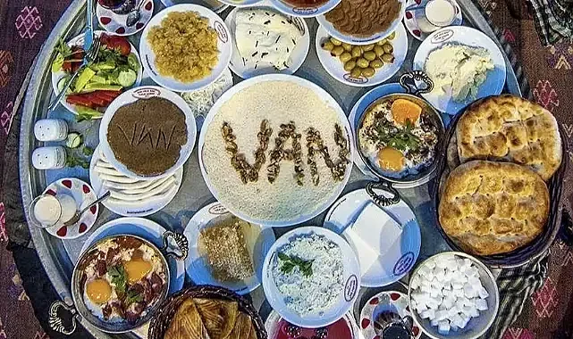 Dünyanın sofrası Van Kahvaltısı 7. kez Van’da kuruldu