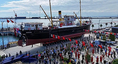 Bandırma Vapuru artık Samsun İstiklal Meydanı'nda