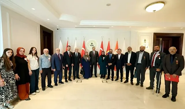 “Milletimizin Onuru, Devletimizin Baş Tacıdır”