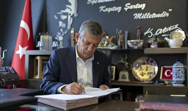 Yeni Parti 91 milletvekiliyle kuruldu, Özgür Özel kurucu genel başkan oldu