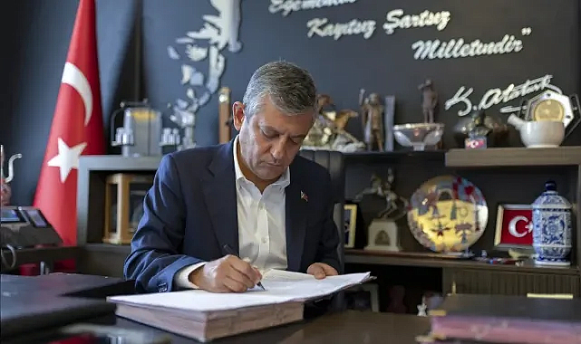 Yeni Parti 91 milletvekiliyle kuruldu, Özgür Özel kurucu genel başkan oldu