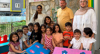 DEREBAHÇE’DE ANLAMLI MESAİ: MİNİK ELLER KEDİ EVLERİNİ SEVGİYLE BOYADI!
