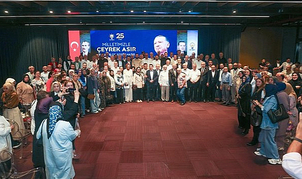 Milletimizle çeyrek asır, Türkiye geleceğe hazır.”