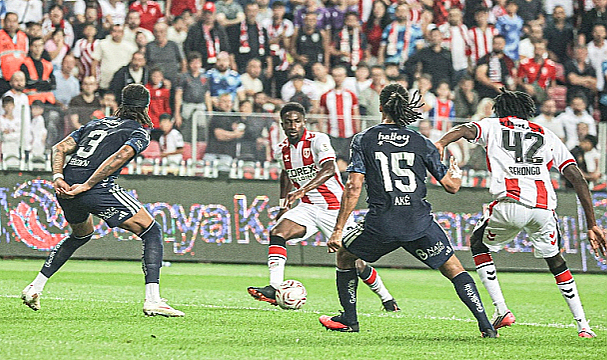 Samsunspor Sezonun İlk Mağlubiyetini Sahasında Aldı!