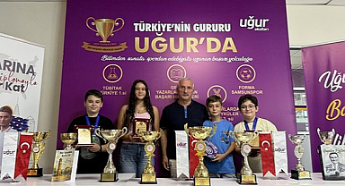 Uğur'lu Öğrencilerden Vietnam'da Dünya Üçüncülüğü!