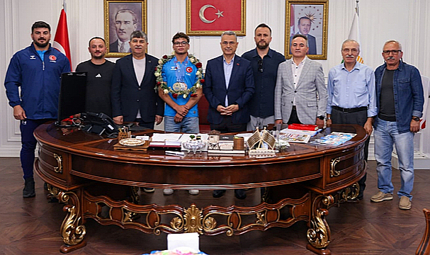 İlkadımlı Güreşçiden Tarihi Başarı!