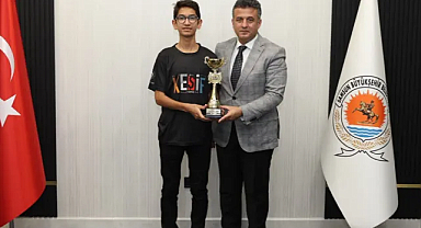 Şampiyon Kerem Yiğit’ten Başkan Doğan’a Ziyaret!